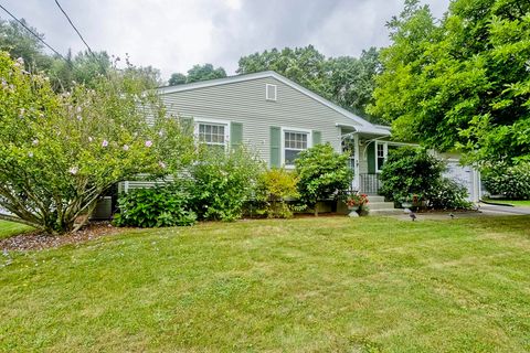 39 Bonnie Brae Dr West Springfield MA 01089