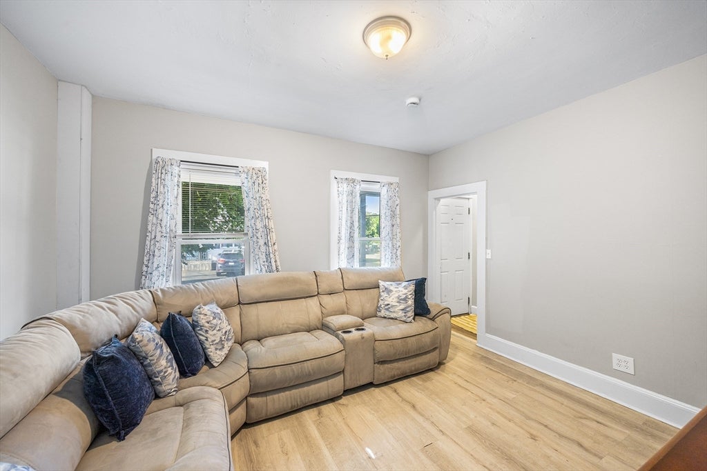 15 Cascade St, Fitchburg, MA, 15 Cascade St, Fitchburg, MA Photo #16