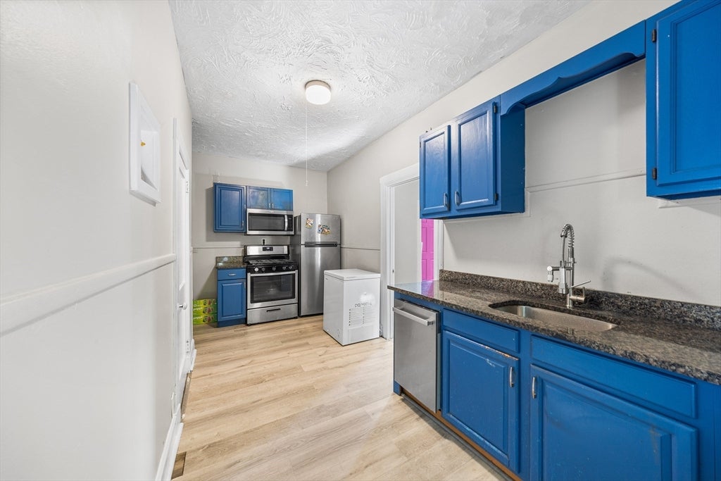 15 Cascade St, Fitchburg, MA, 15 Cascade St, Fitchburg, MA Photo #3