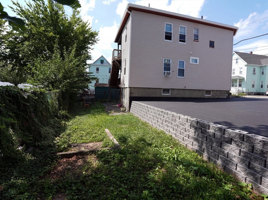 13 Belgrade St