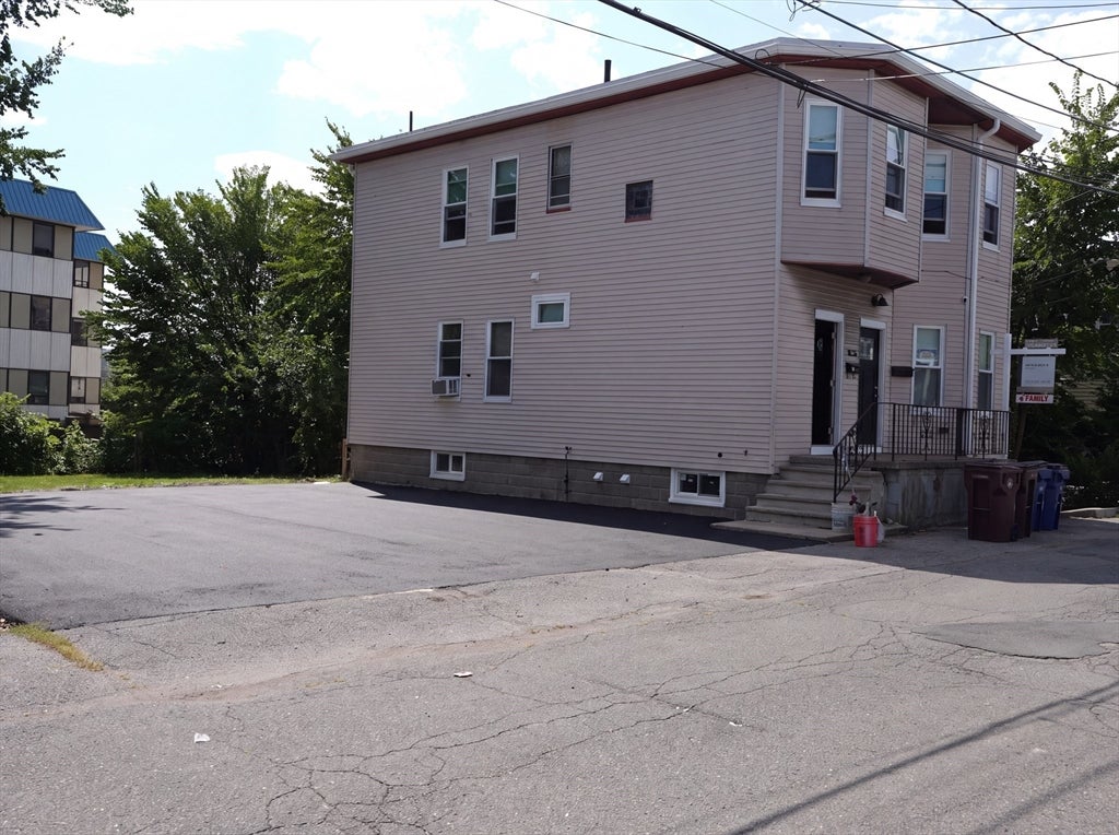 13 Belgrade St