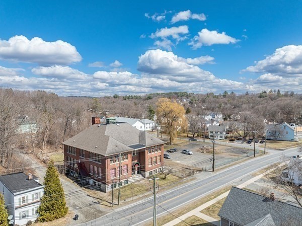 40 Pecks Rd