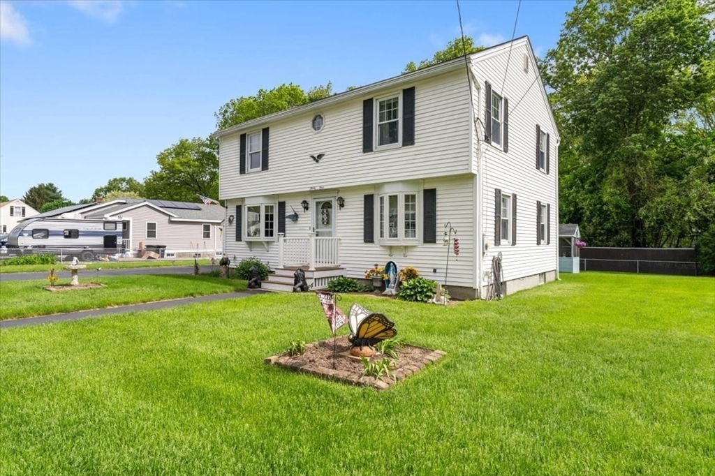34 Robert Bigelow St