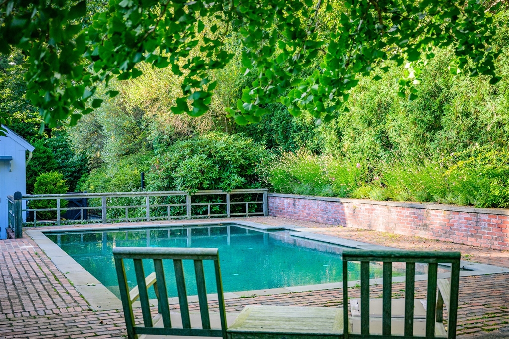 Barnstable, Massachusetts 02655, United States, 5 Bedrooms Bedrooms, ,6 BathroomsBathrooms,Residential,Active,210375