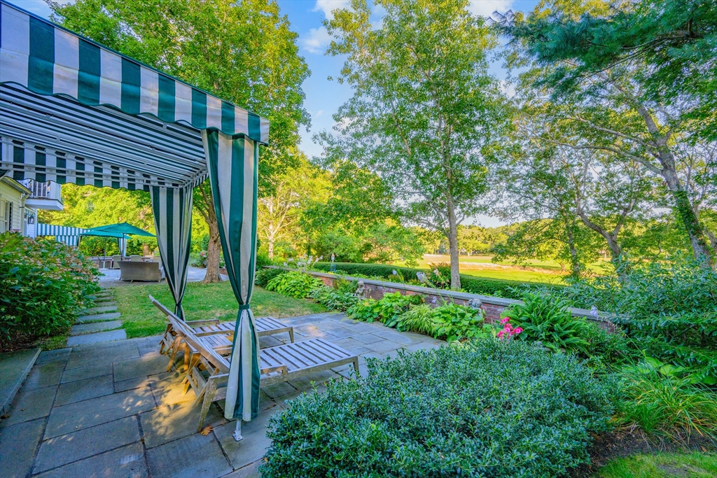 Barnstable, Massachusetts 02655, United States, 5 Bedrooms Bedrooms, ,6 BathroomsBathrooms,Residential,Active,210375