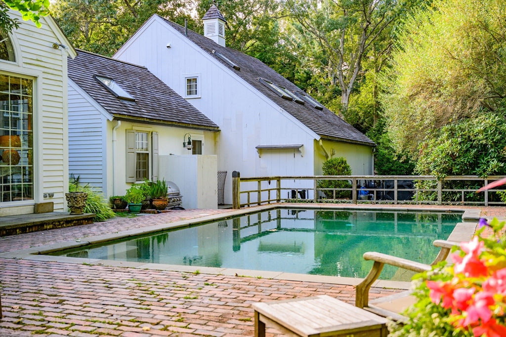 Barnstable, Massachusetts 02655, United States, 5 Bedrooms Bedrooms, ,6 BathroomsBathrooms,Residential,Active,210375