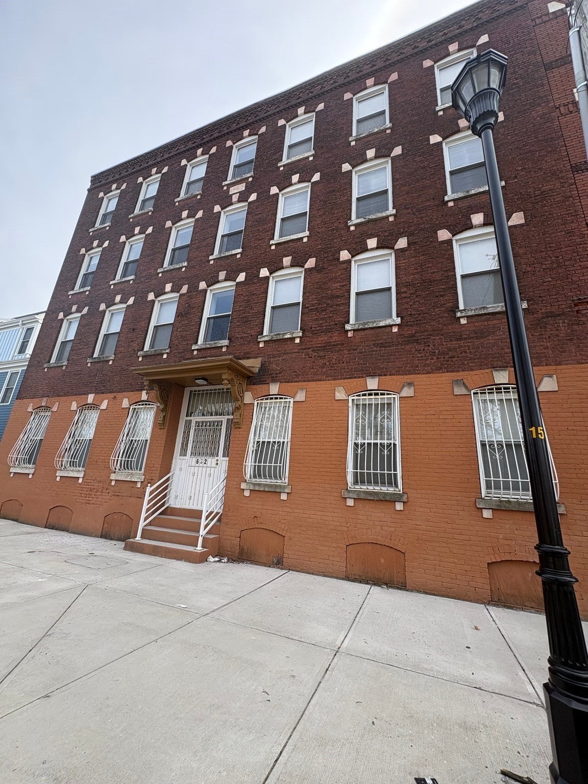 632 S East