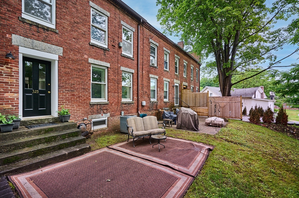 325 Riverside Drive 325