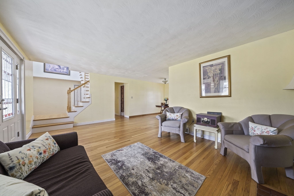 19 Selwyn Rd