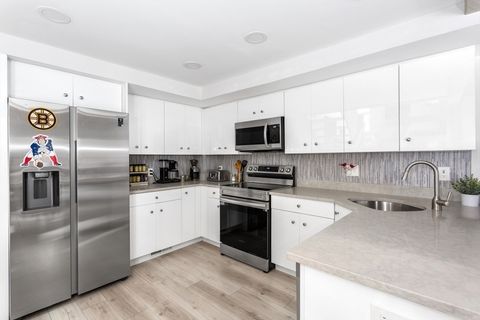 2 Kendall St 2 Walpole MA 02081