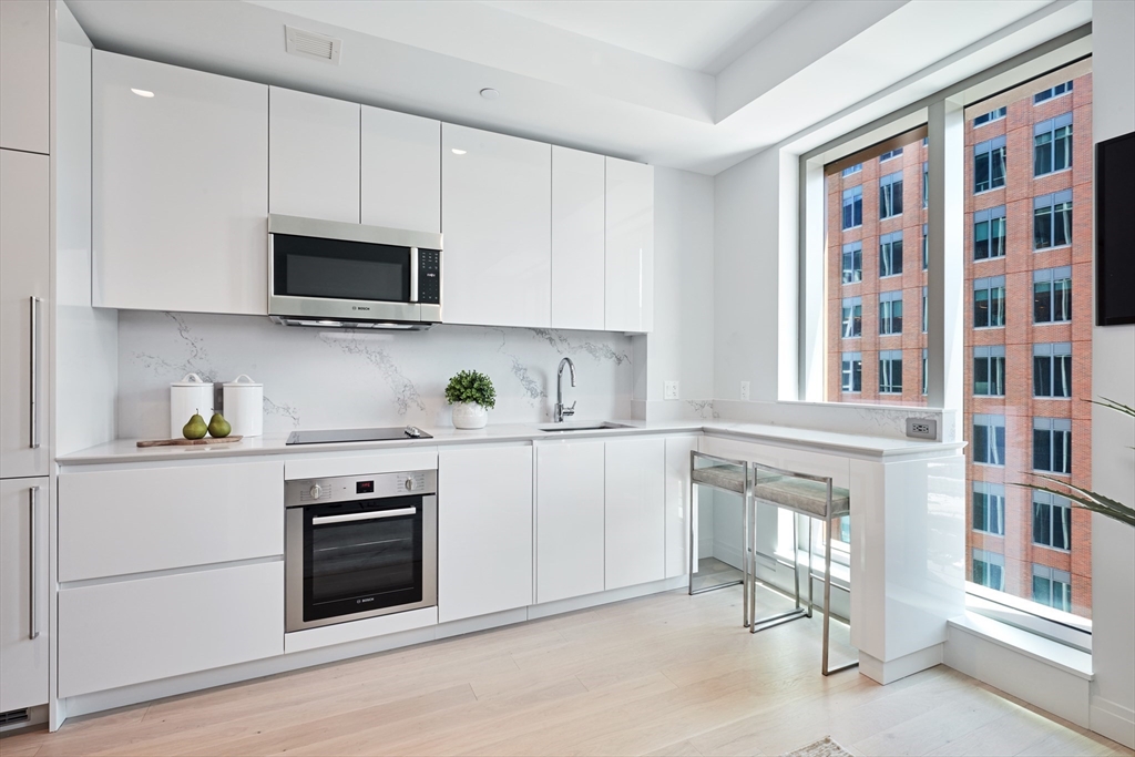 135 Seaport Blvd #1718 Floor 17