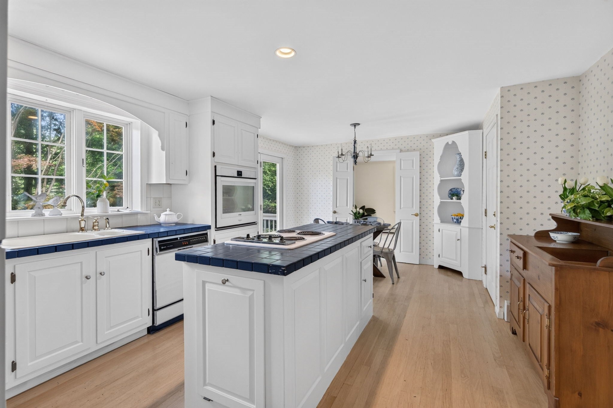 36 Woodland Rd, Andover, MA, 36 Woodland Rd, Andover, MA Photo #4