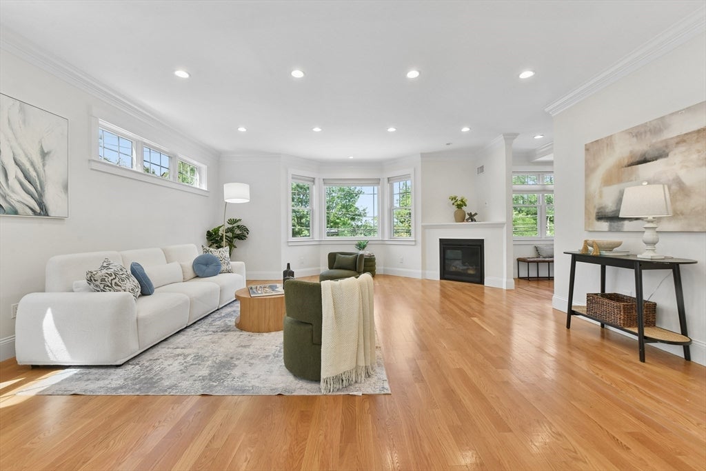 132 Newton St 132