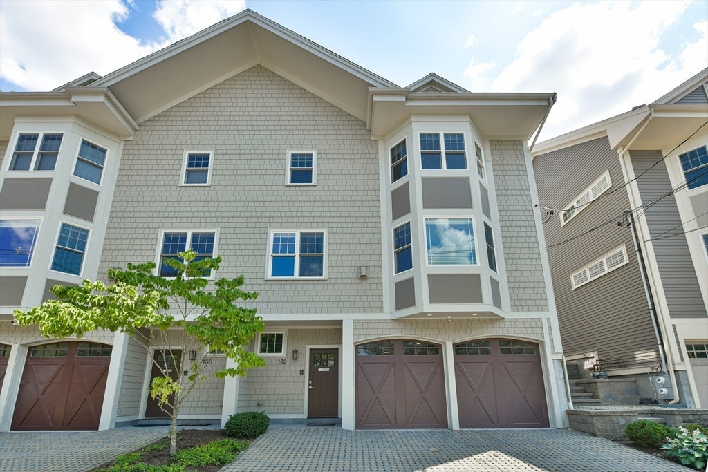 Photo of 132 Newton St, Boston, MA