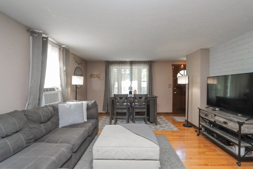 41 Rosedale Ave, Springfield, MA, 41 Rosedale Ave, Springfield, MA Photo #5