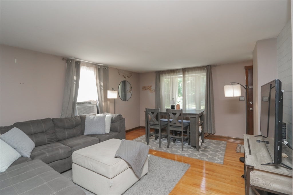 41 Rosedale Ave, Springfield, MA, 41 Rosedale Ave, Springfield, MA Photo #4