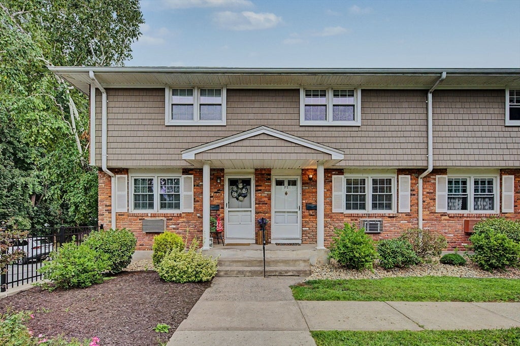 Photo of 418 Meadow Street, Agawam, MA