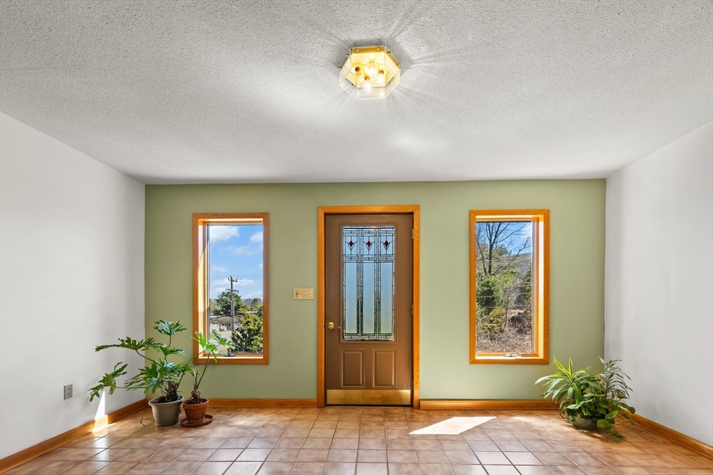 63 Jarvis Ave