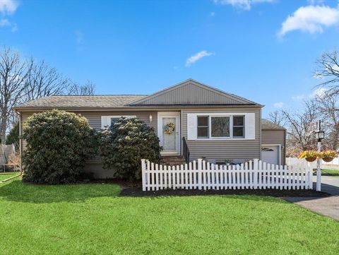 48 Bumble Bee Cir Shrewsbury MA 01545