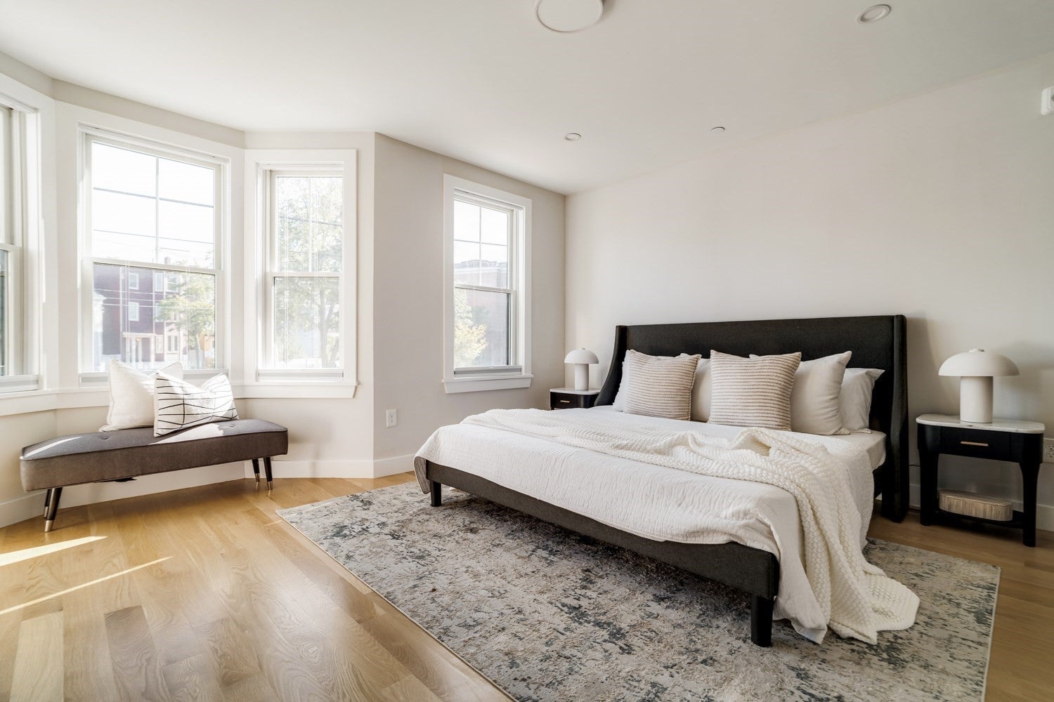 272 E Eagle ST #1, Boston, MA Photo #30