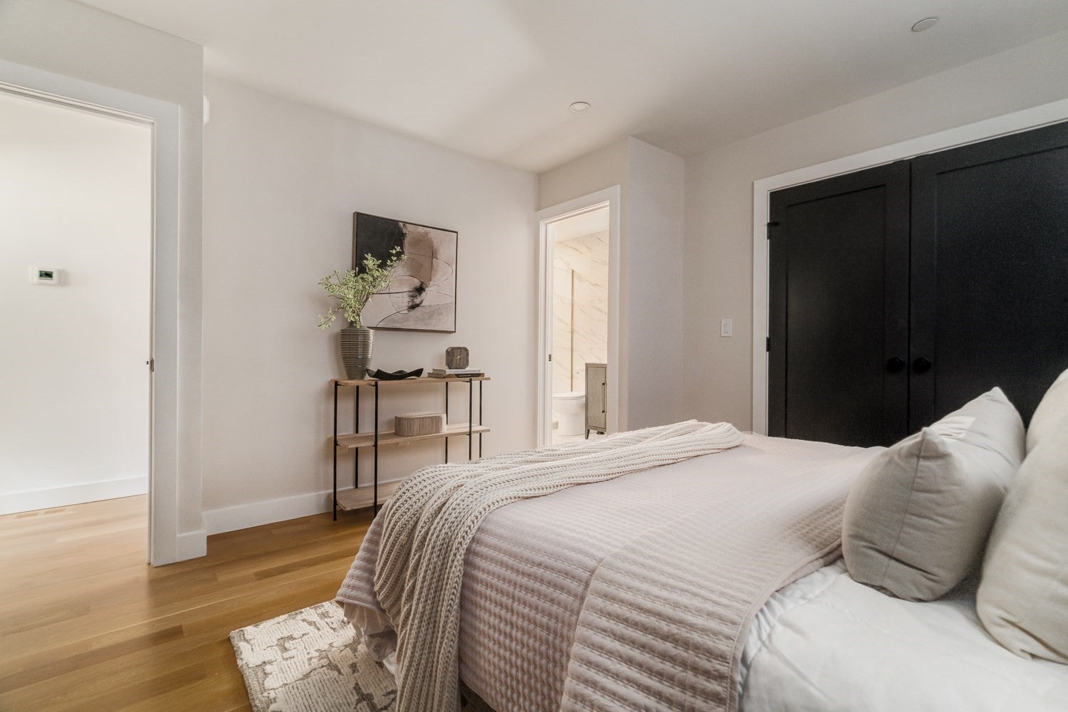 272 E Eagle ST #1, Boston, MA Photo #25