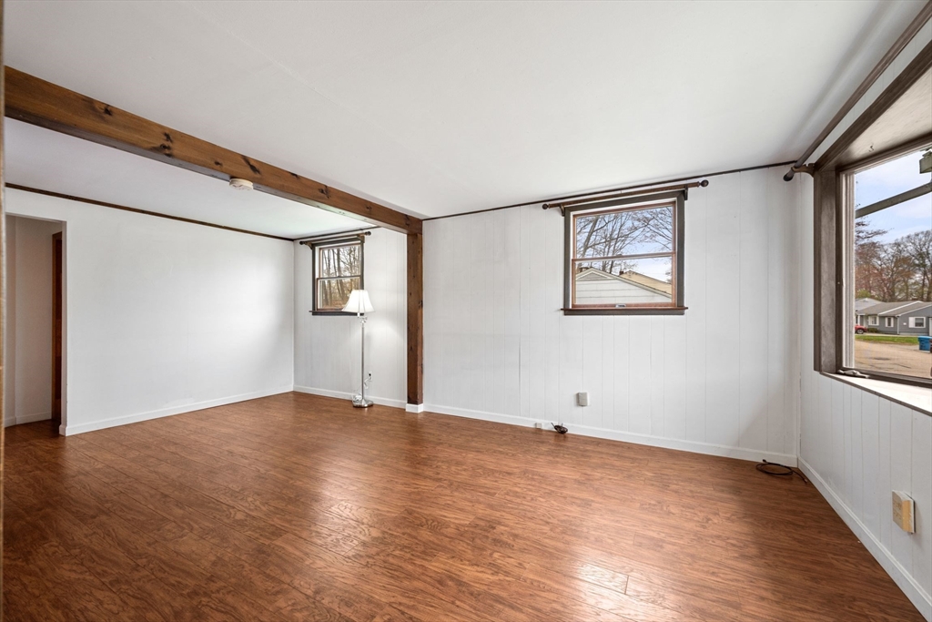 15 Waterman Rd, Auburn, MA Photo #14