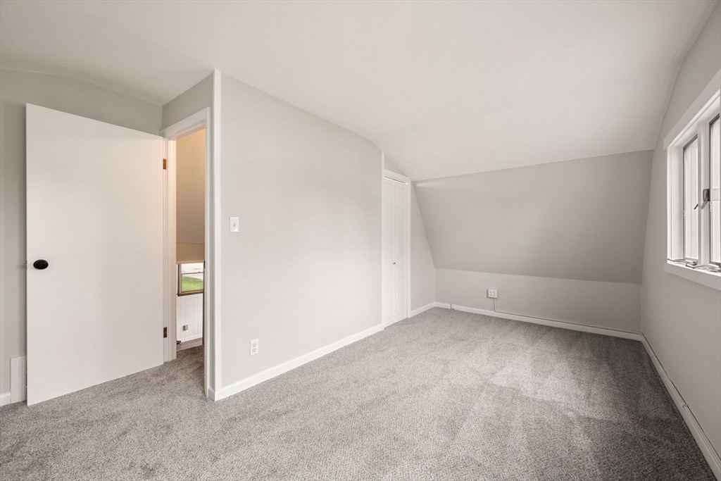15 Waterman Rd, Auburn, MA Photo #23