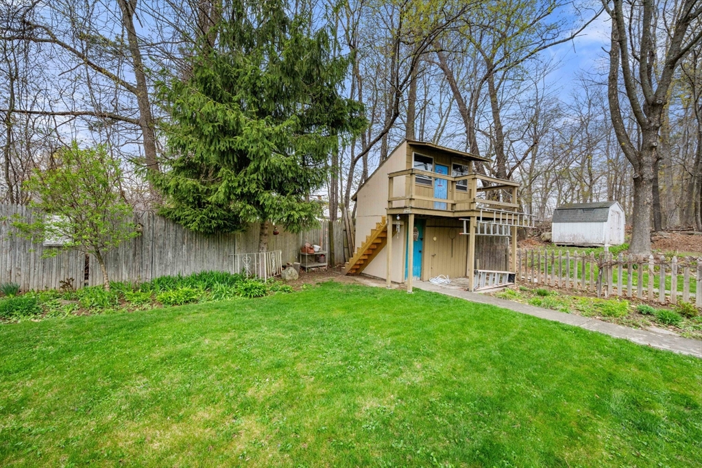 15 Waterman Rd, Auburn, MA Photo #3
