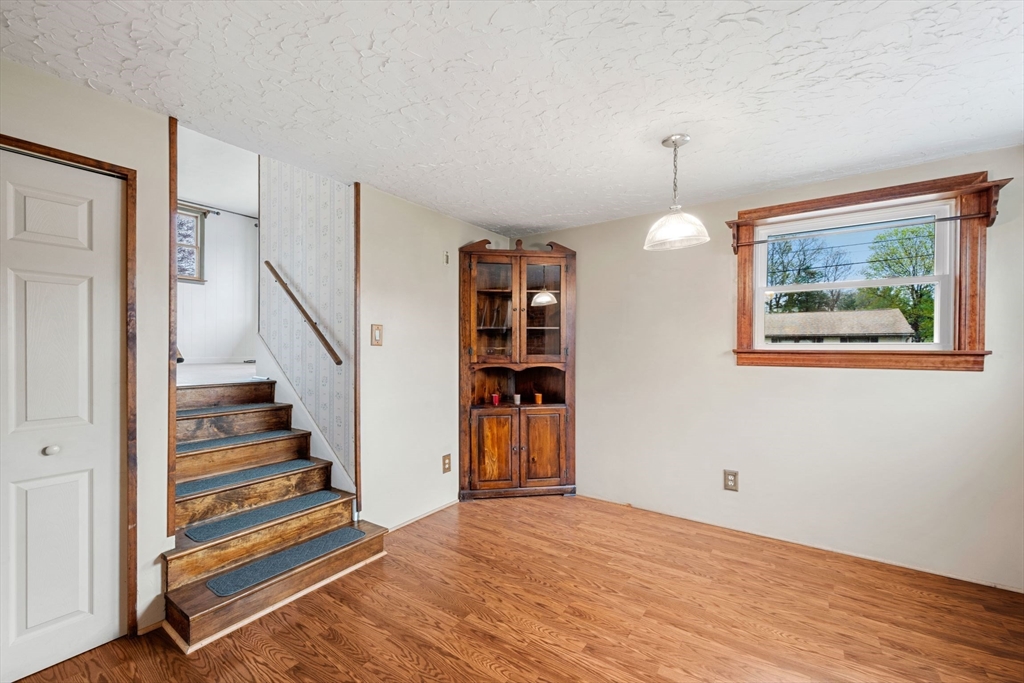 15 Waterman Rd, Auburn, MA Photo #13