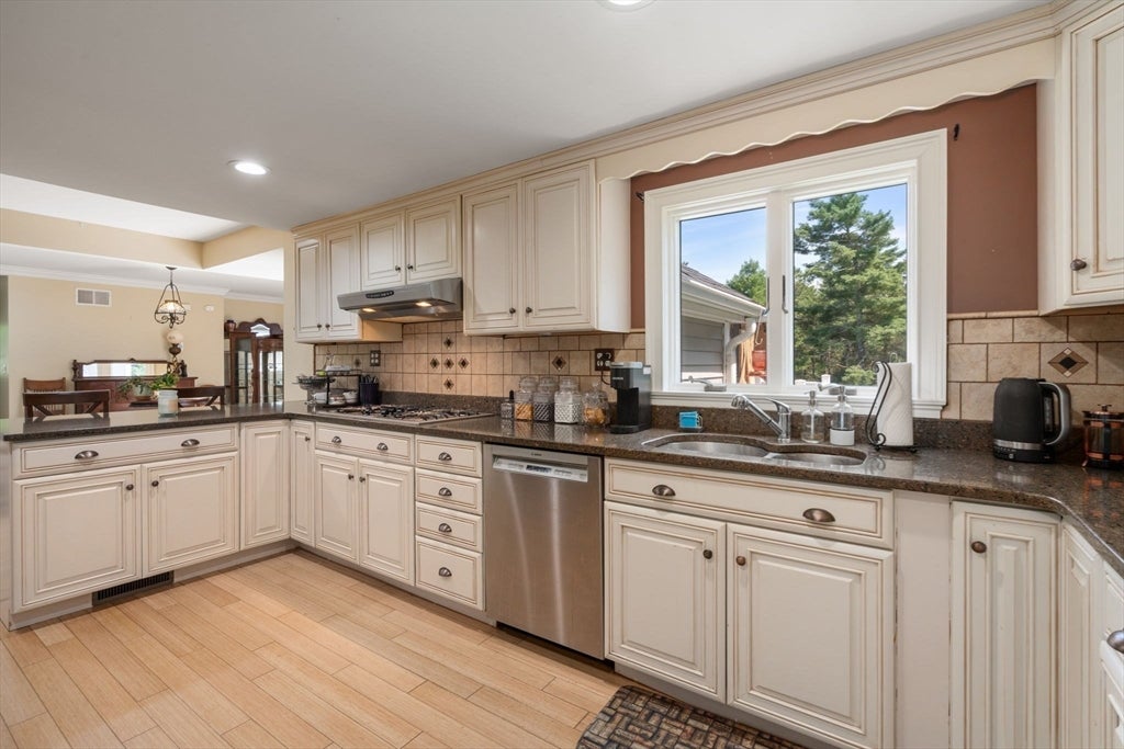 217 Charge Pond Road, Wareham, MA Photo #4