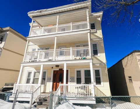 3957 Washington St 3L Boston MA 02131