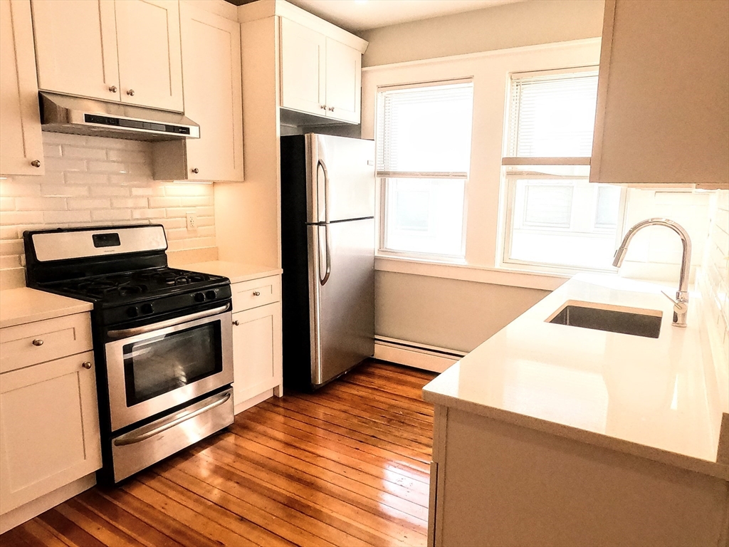 3957 Washington St 3L