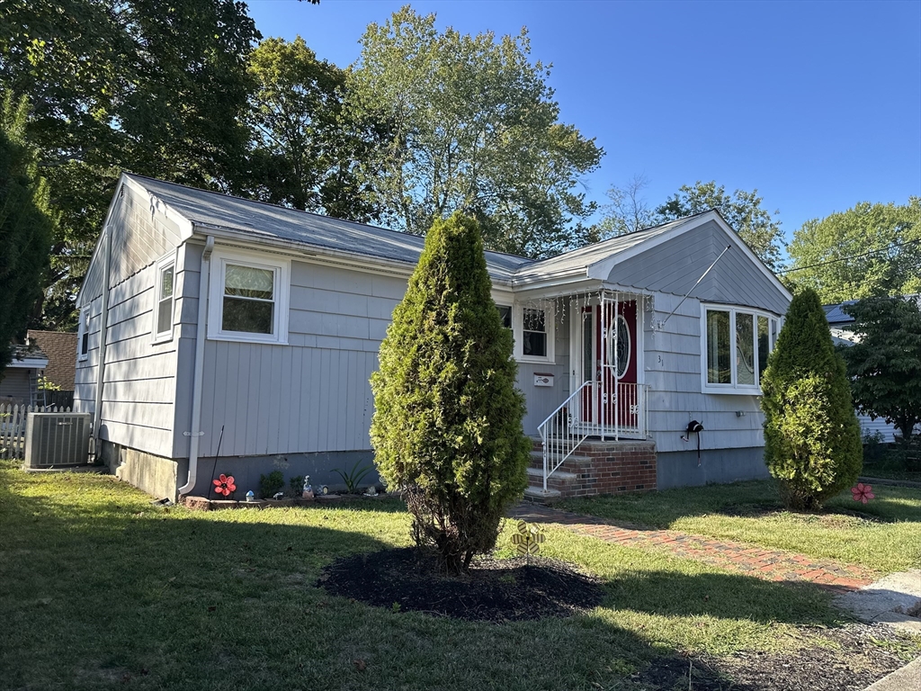 31 Fairchild Ave