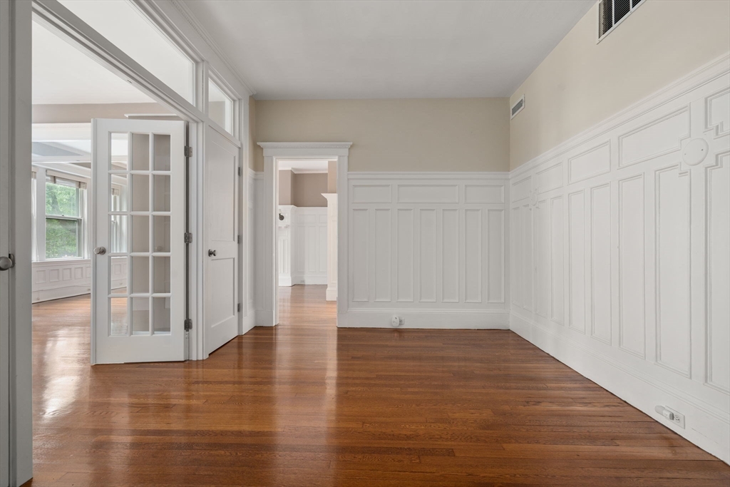 76 Marshal St 2