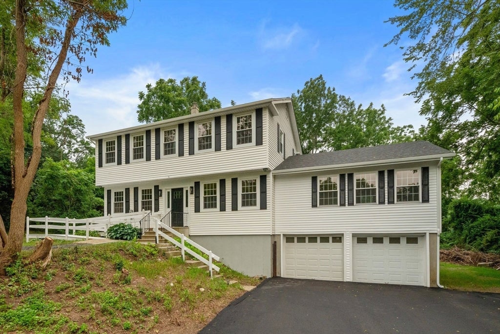 Photo 1 of 39 — 125 Bayview Ave, Berkley, MA 02779