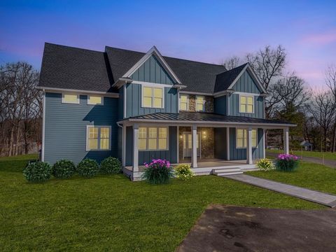 4 Chatham Ln Danvers MA 01923