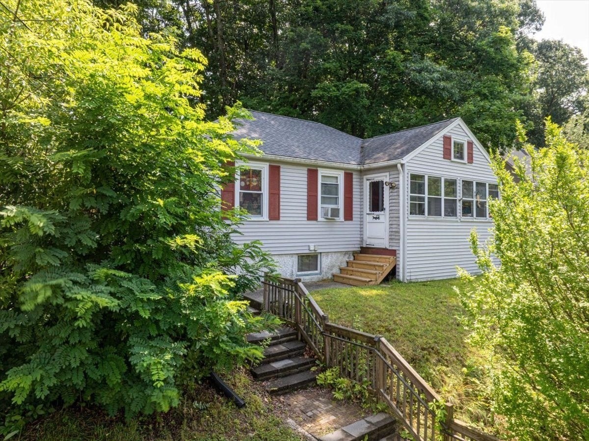 25 Marilyn Drive