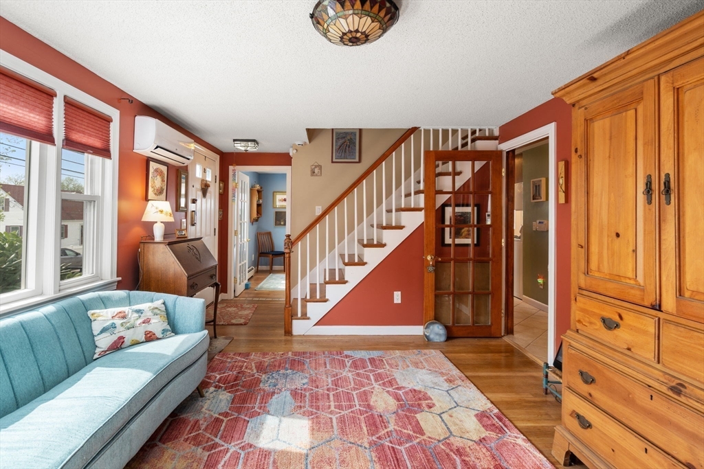 30 Van Brunt St