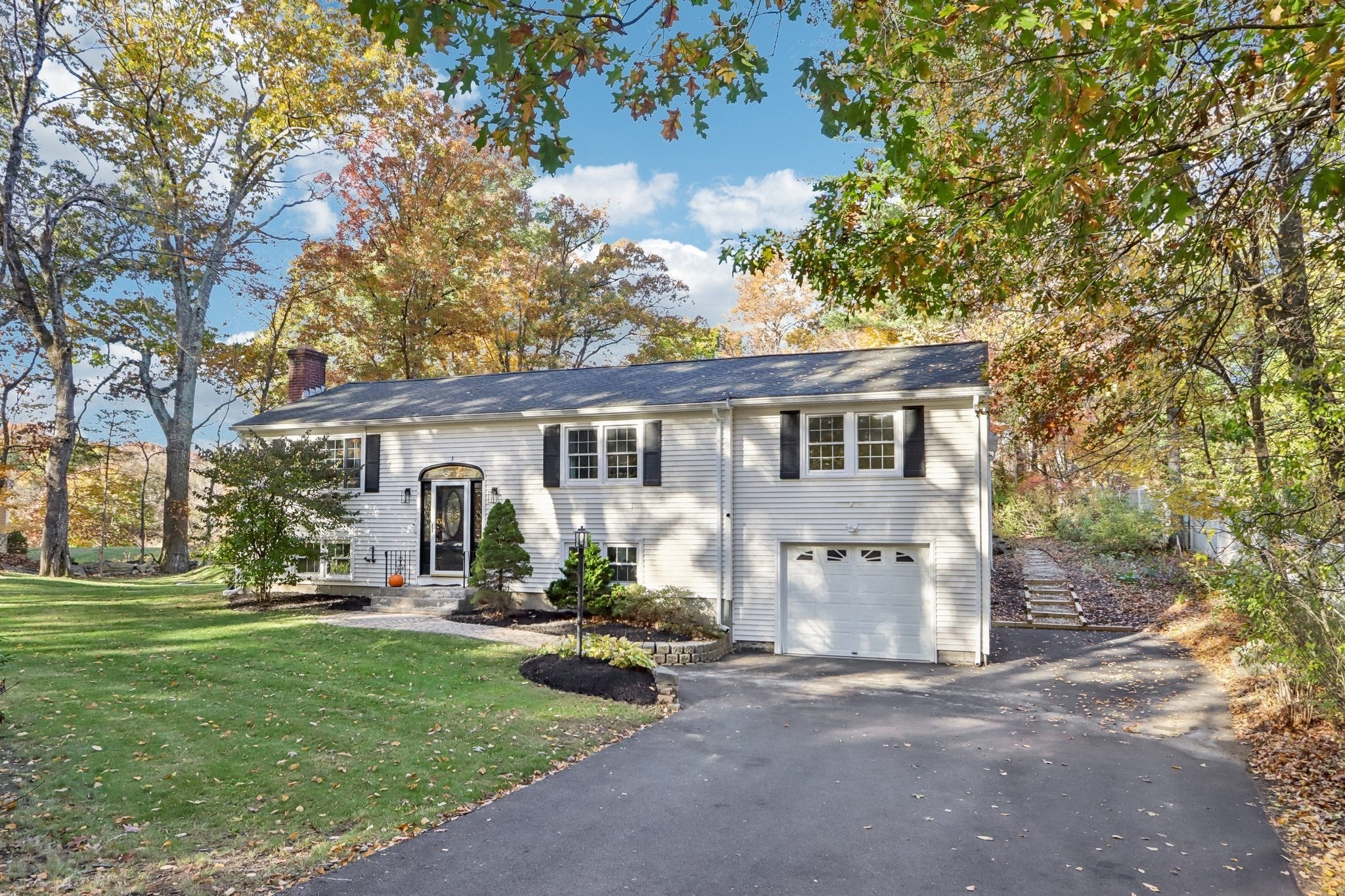 3 Newton St