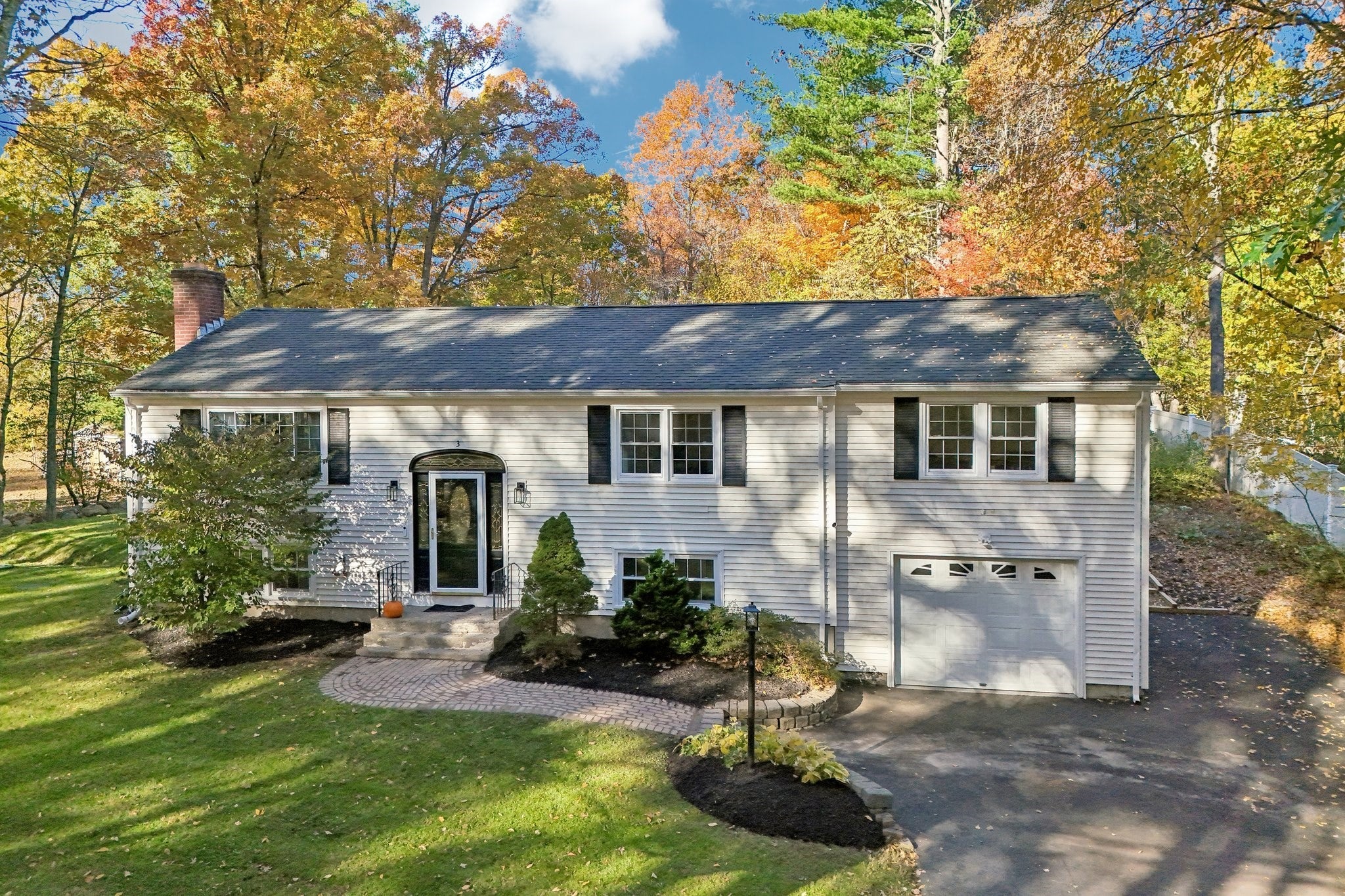 3 Newton St