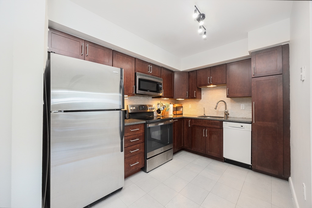 41 Park St 303