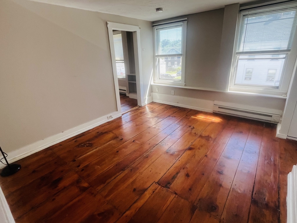 347 Main St 4