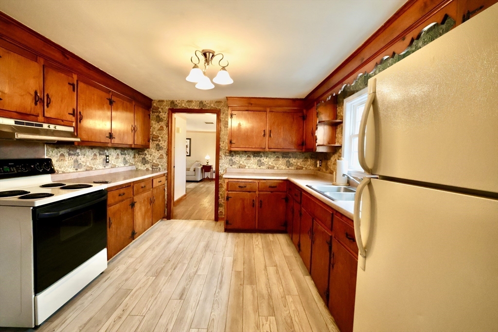 93 Ferry Rd