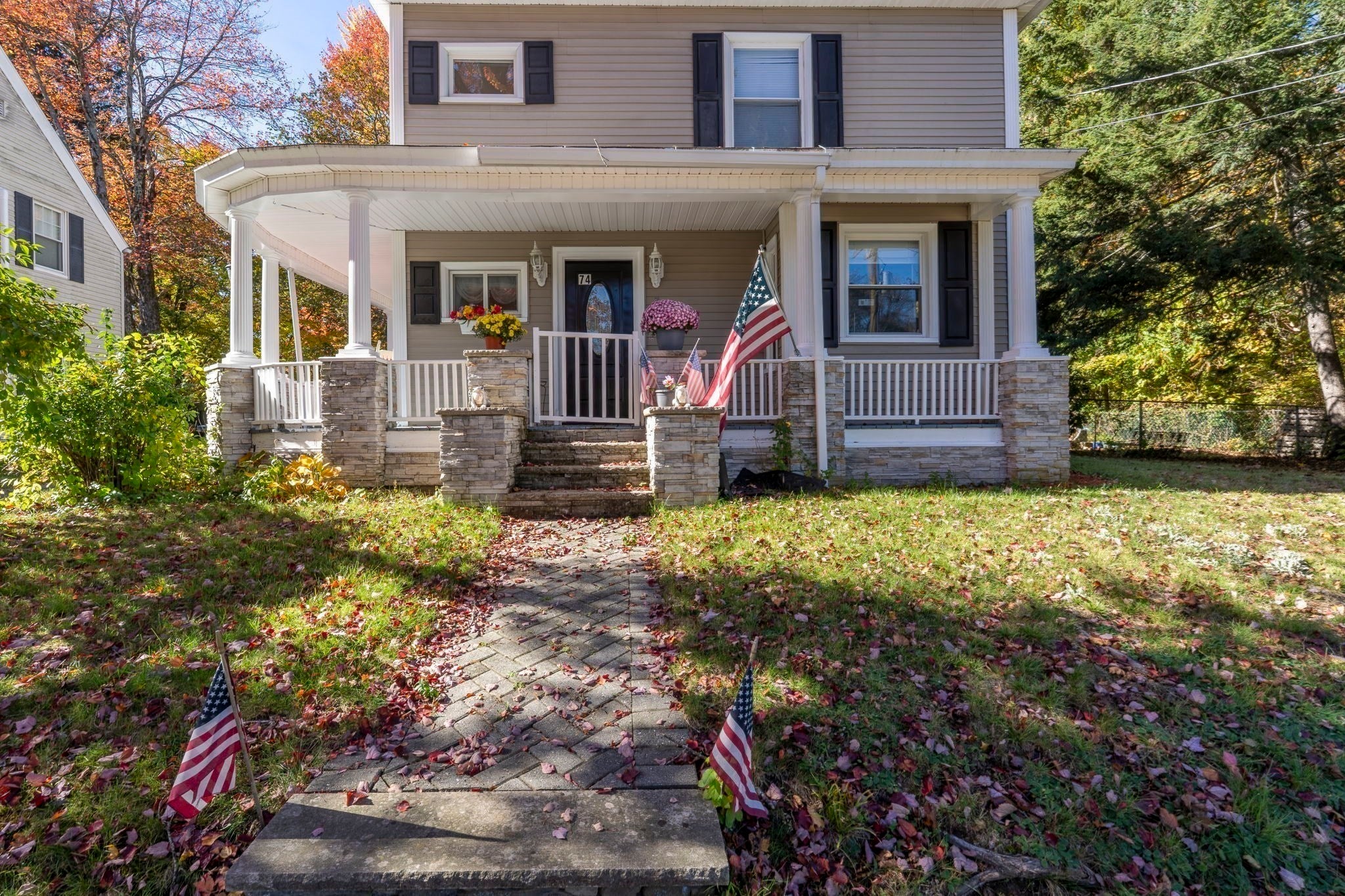 74 Arlington St, Leominster MA 01453