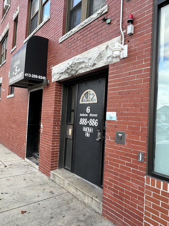 Springfield, Massachusetts 01109, United States, 2 Bedrooms Bedrooms, ,1 BathroomBathrooms,Residential,Active,250924