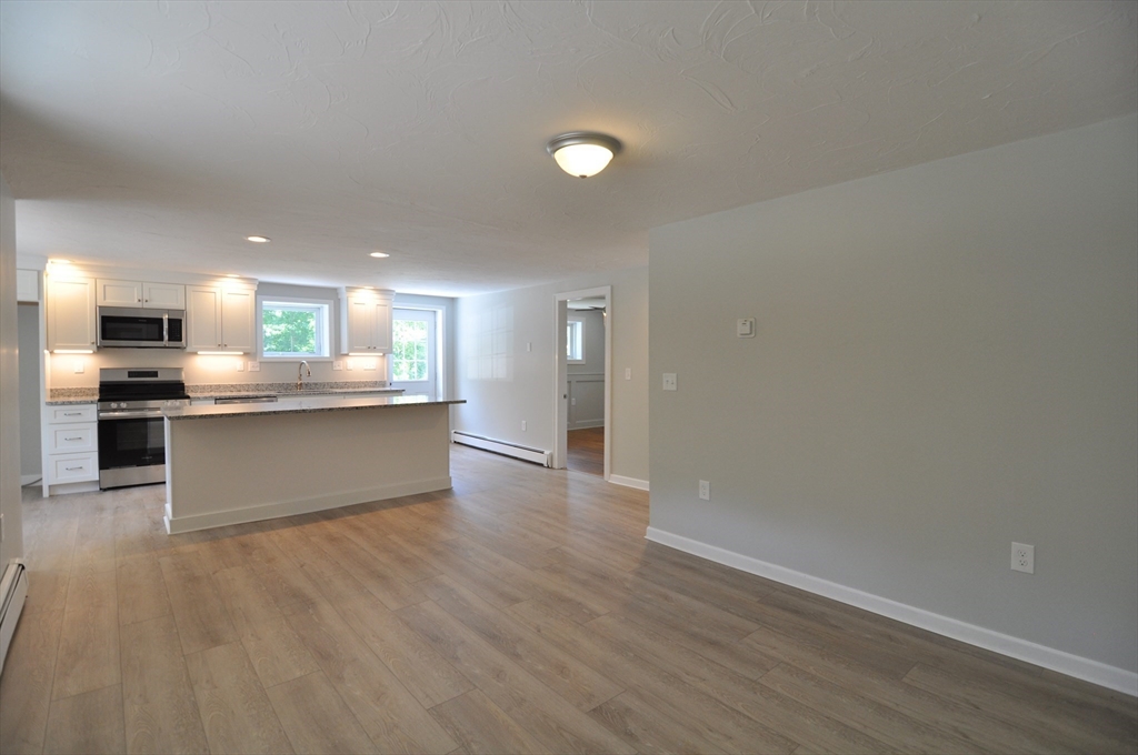 107 Warren Rd