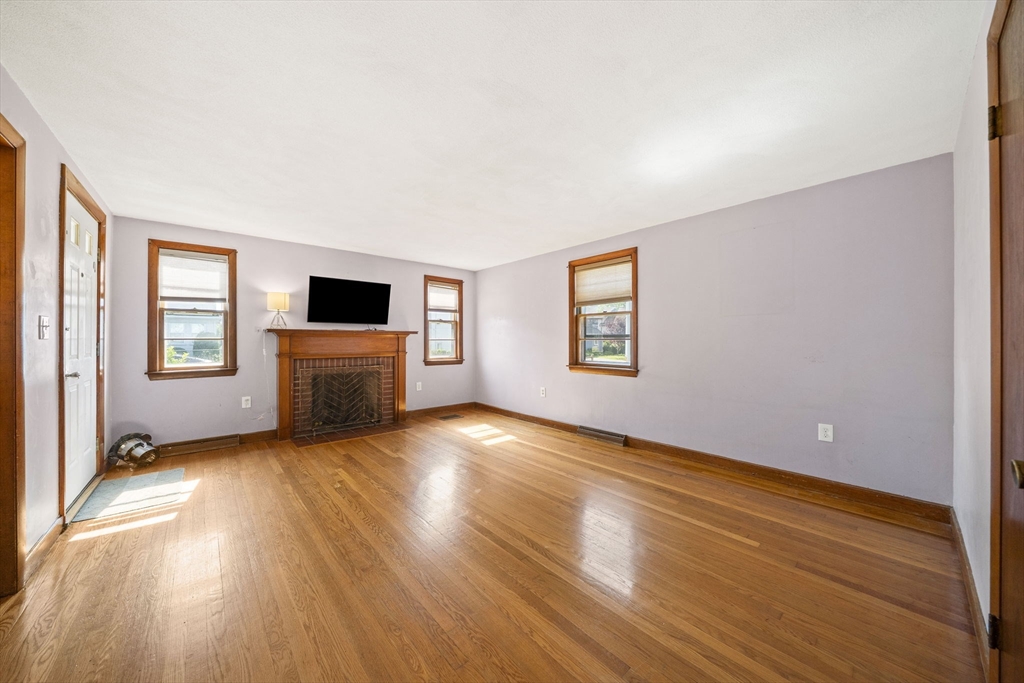 11 Rosalind Rd