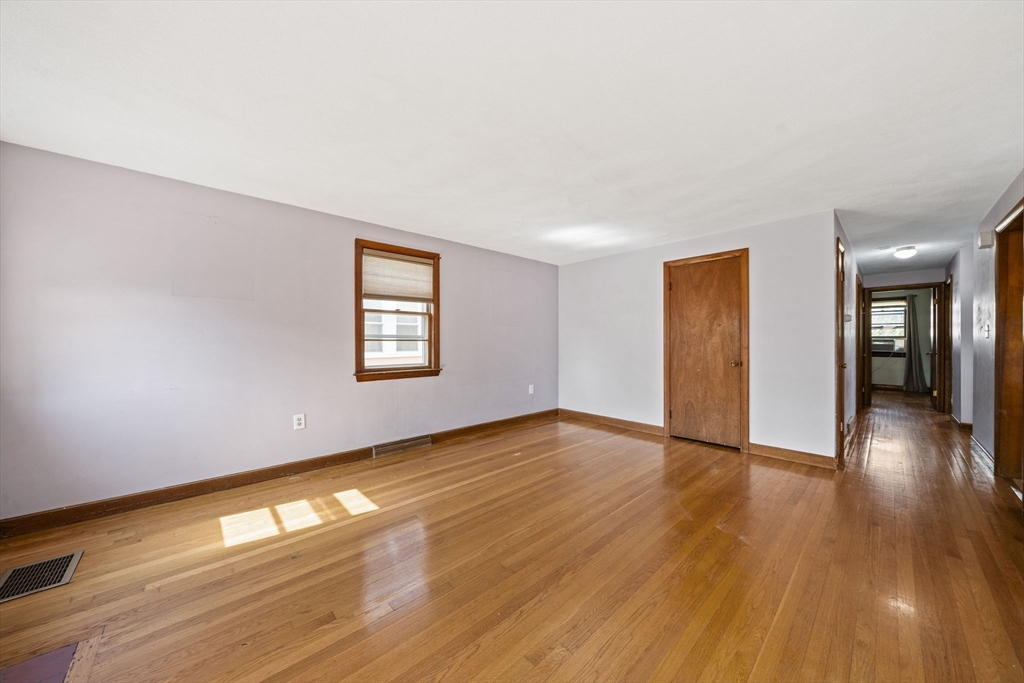 11 Rosalind Rd