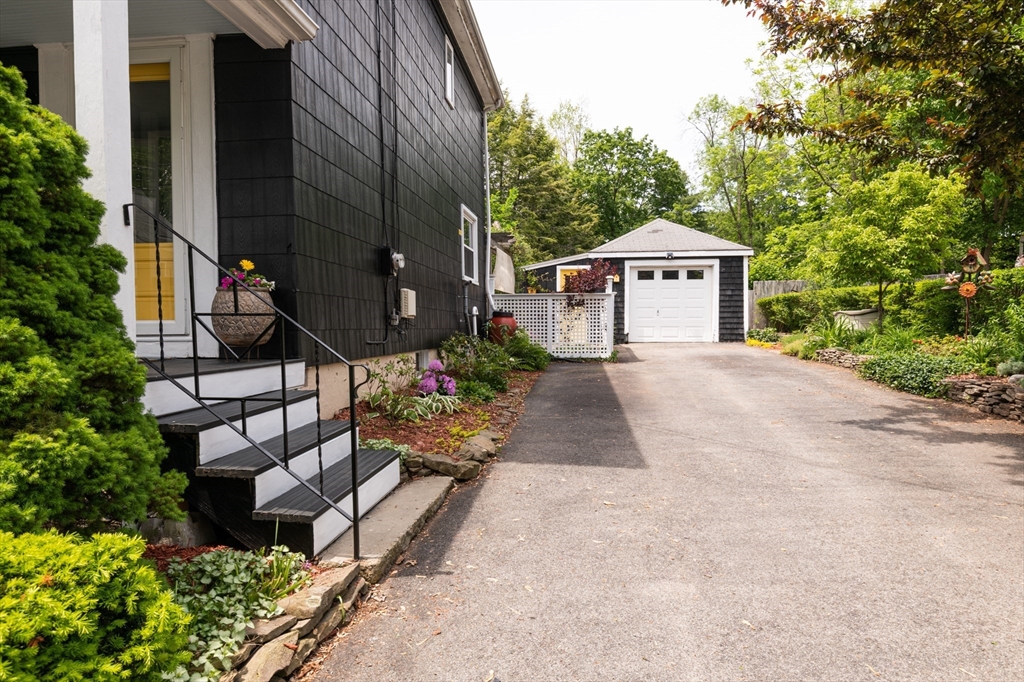 28 Mineral St