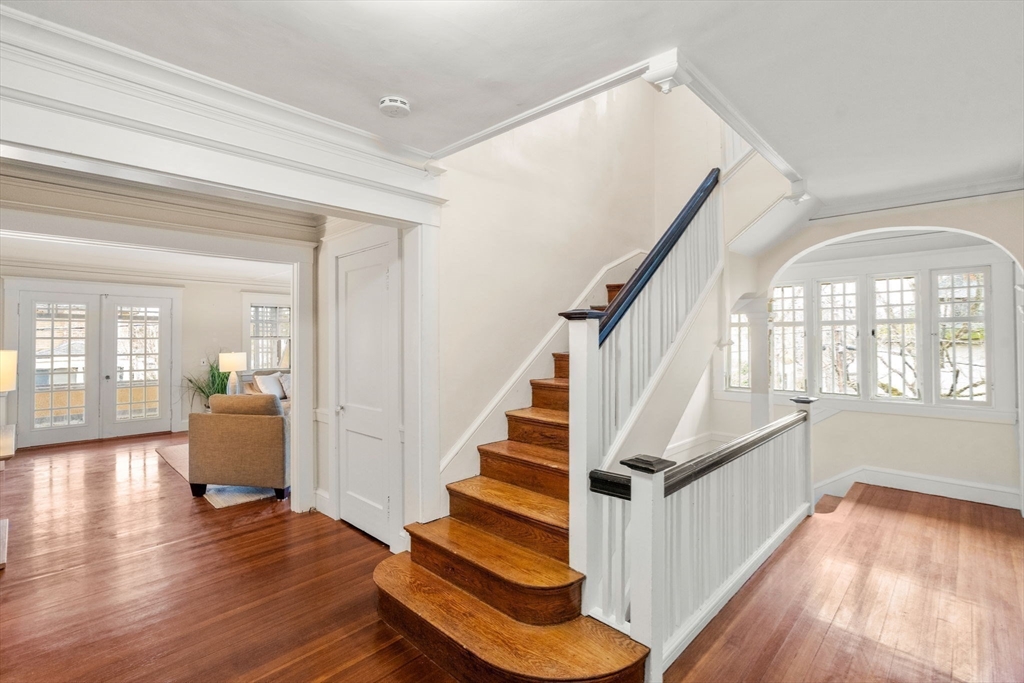 12 Leighton Rd